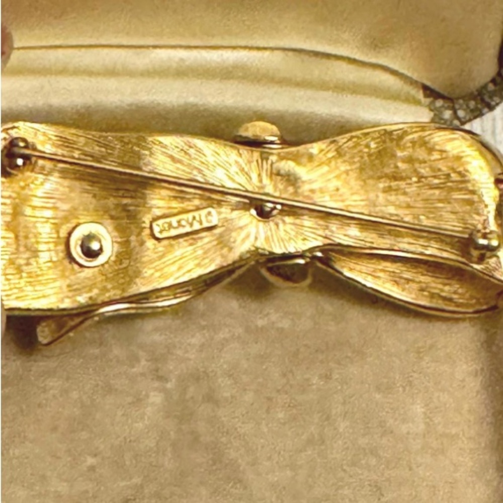 Monet Gold Ribbon Bow Brooch - Picture 8 of 9